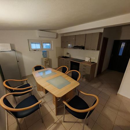 Apartman Maja Вир Екстериор снимка